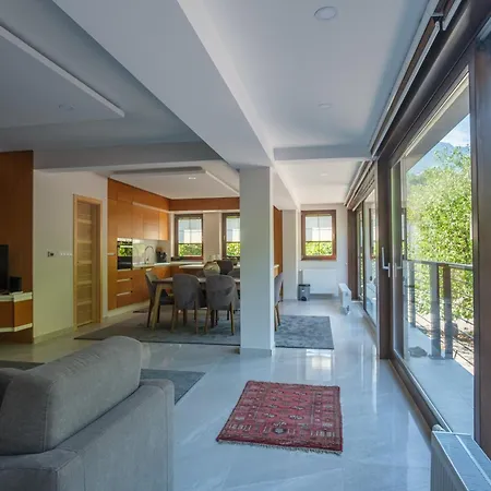 Villa Khan *